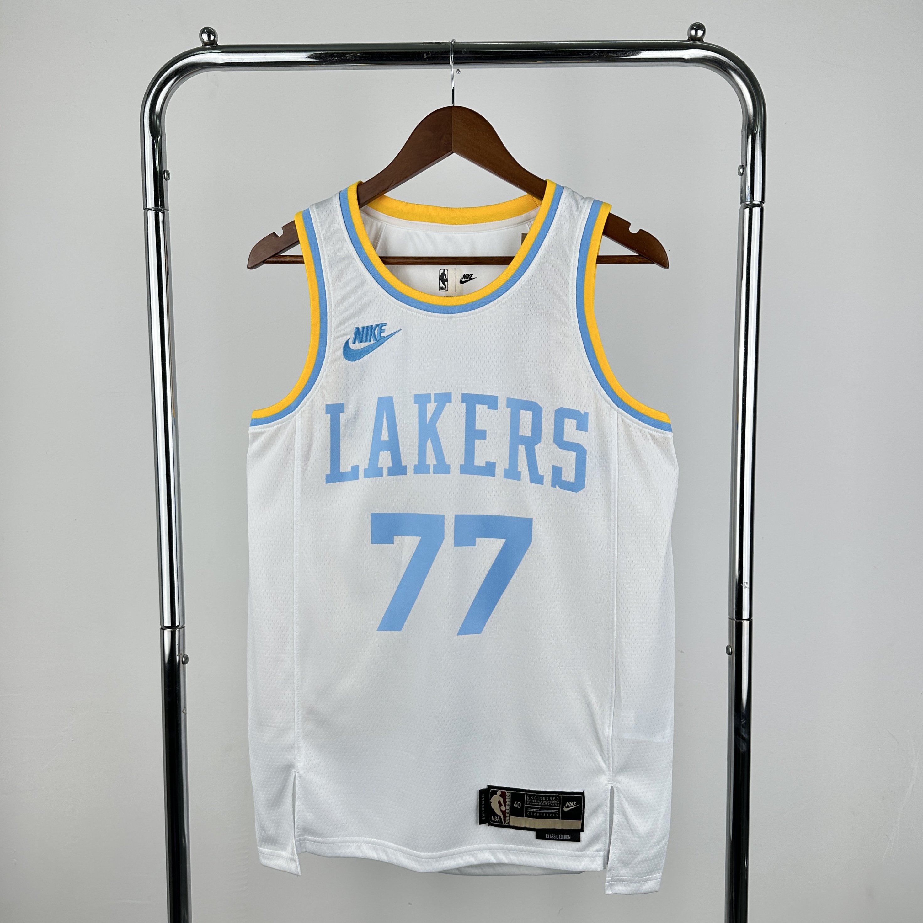 Men Los Angeles Lakers 77 Doncic White Season Nike 2025 NBA Jersey style 1